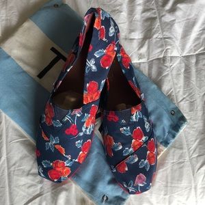 COPY - Flower Print TOMS